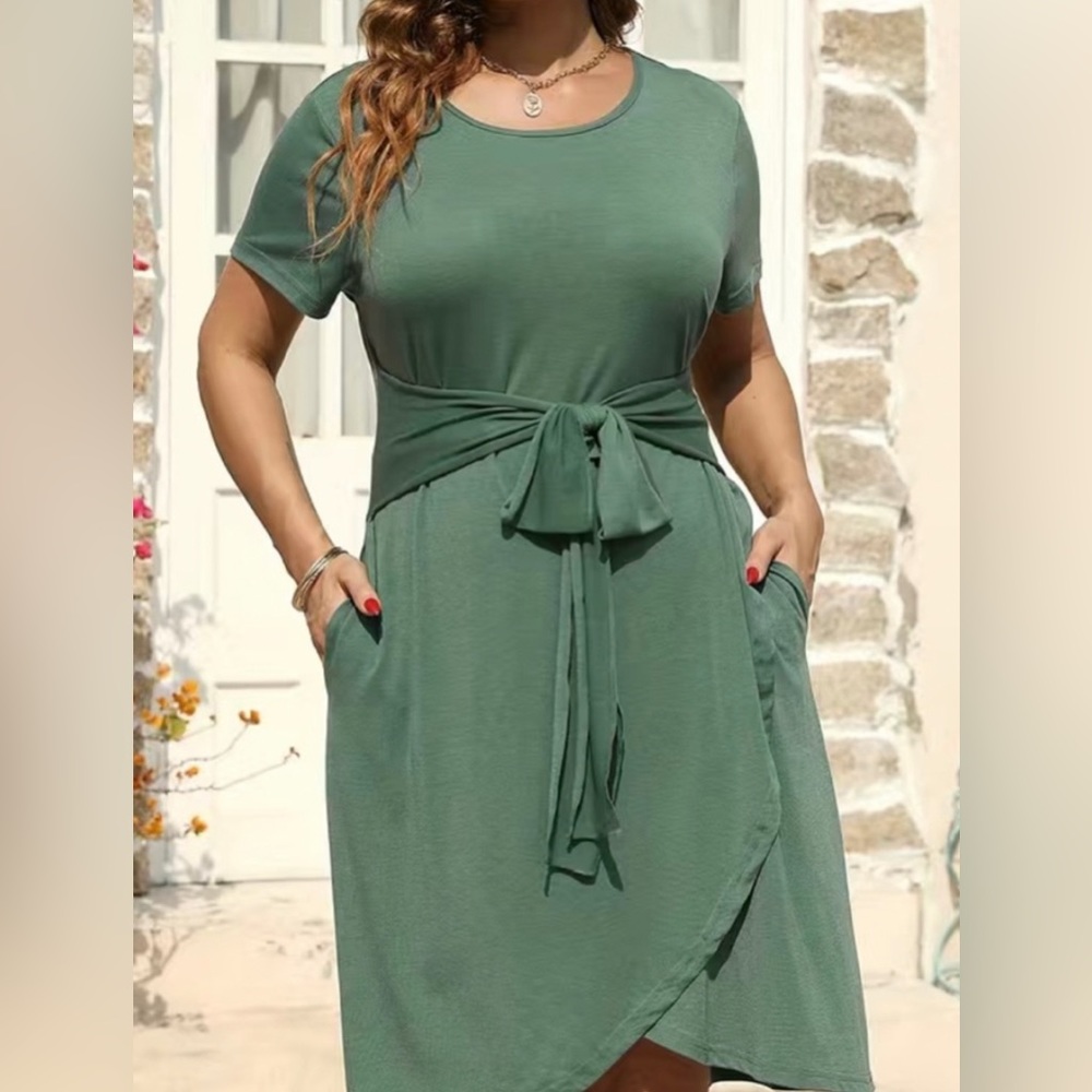 Celkuser Dress With Tie Front Sz 2XL Green